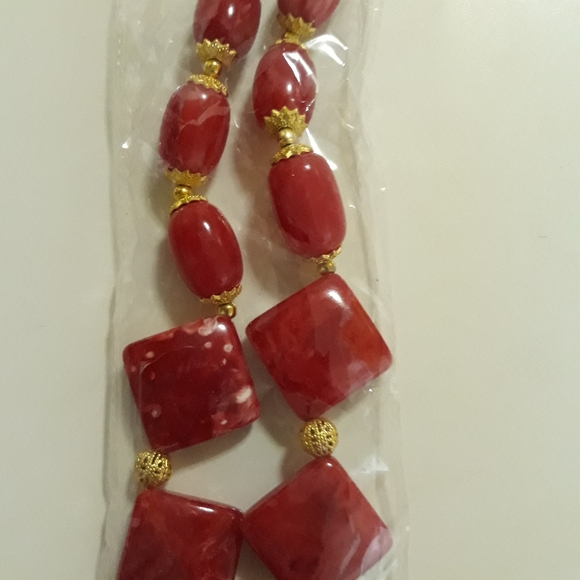 Ruby Red Stone Necklace & Earrings - Picture 4 of 7